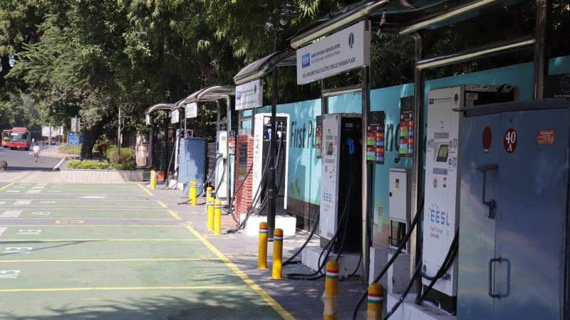 India Accelerates Electric Vehicle Adoption with Expanding Charging Infrastructure